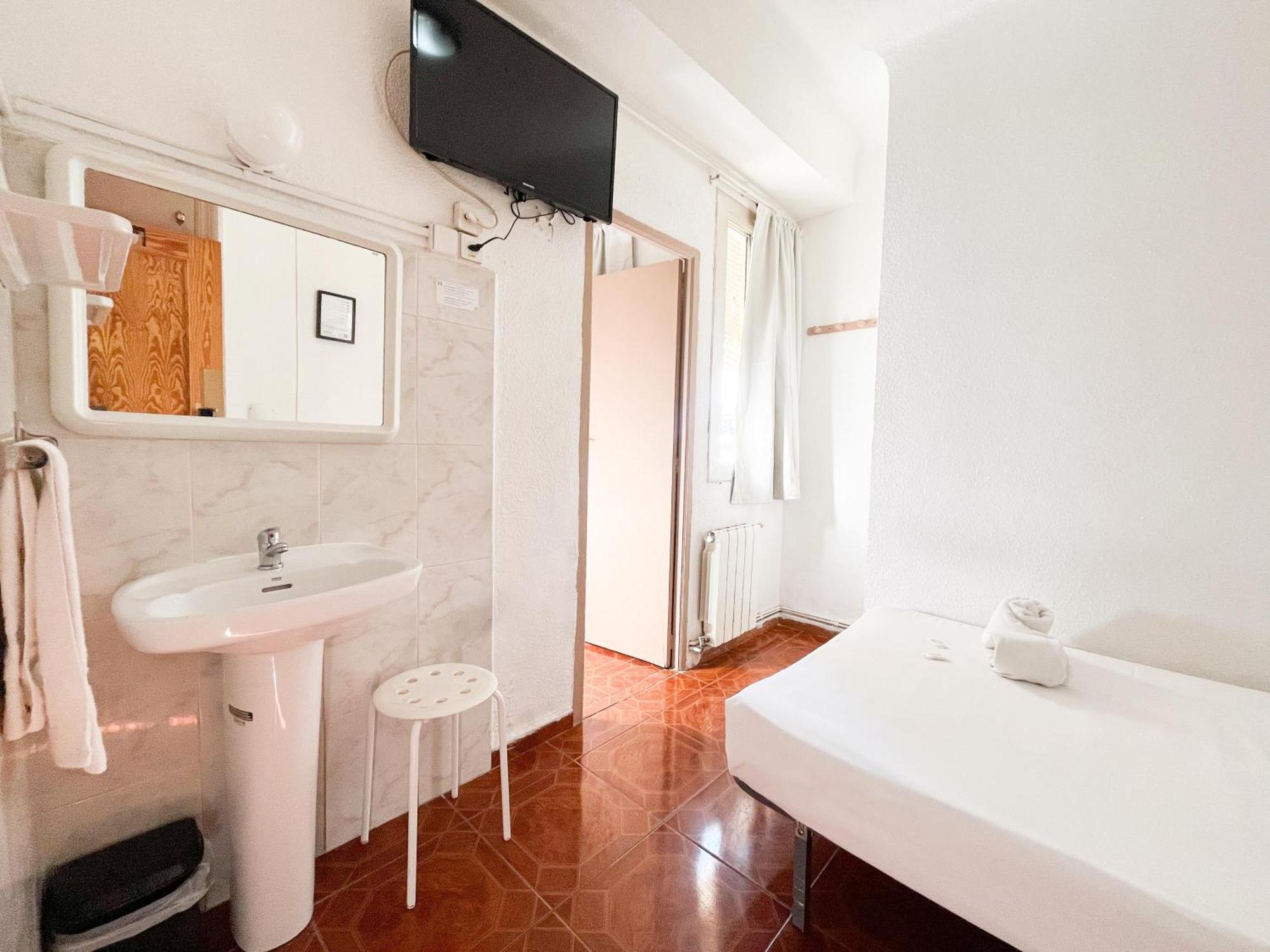 Latic Rooms Alicante Exterior photo